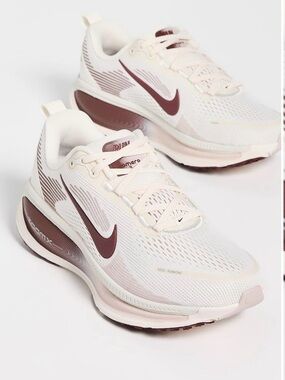 Brand New women’s Vomero 18 size 6